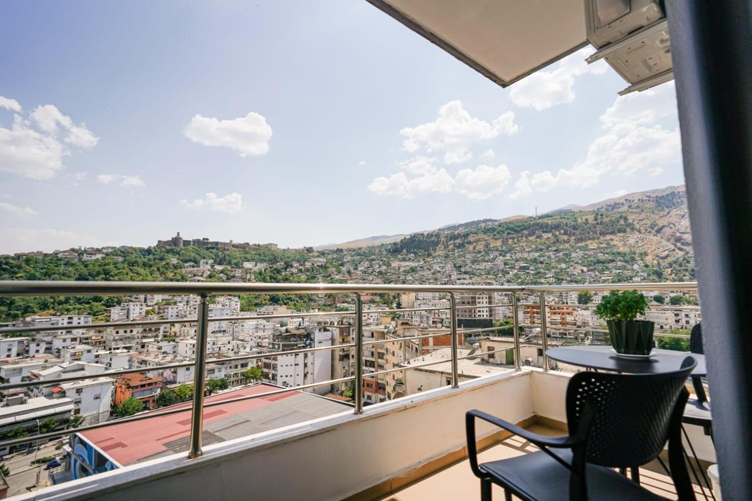 View City Apartments Gjirokastër Екстериор снимка